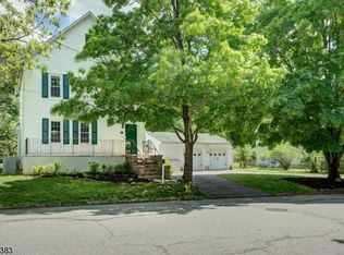 10 Garabrant St, Mendham, NJ 07945