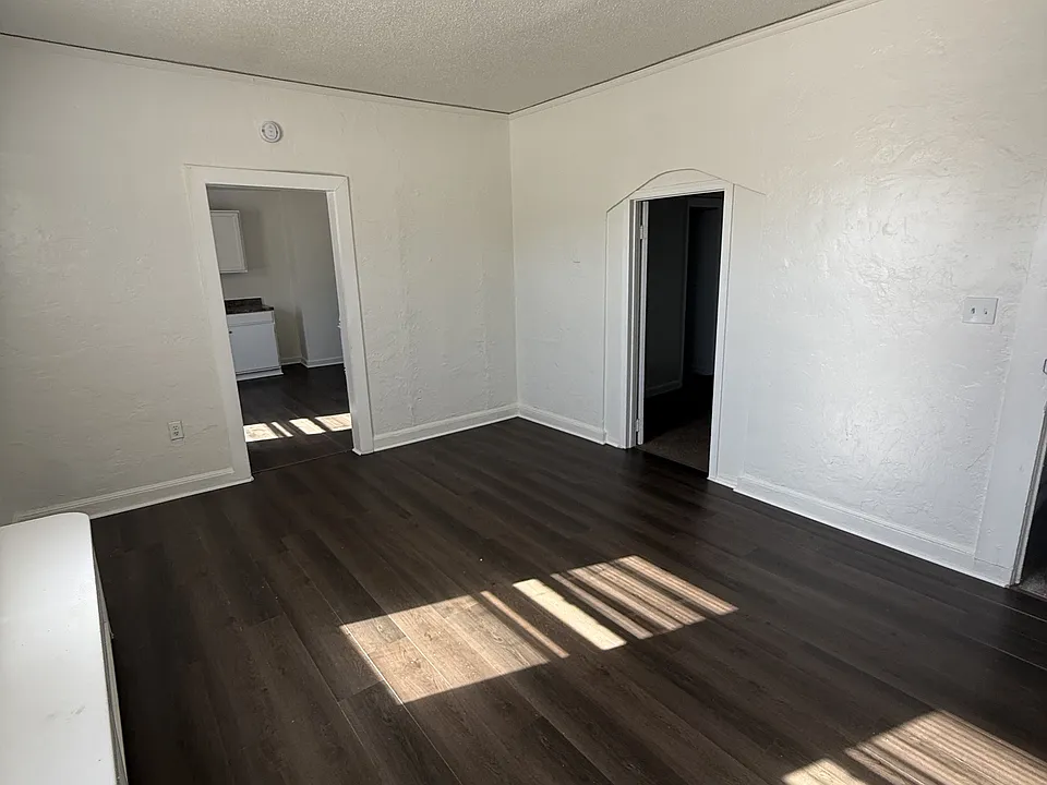 923 Payne Ave #2