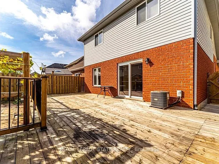 35 McKibbon Ave — Photo 18