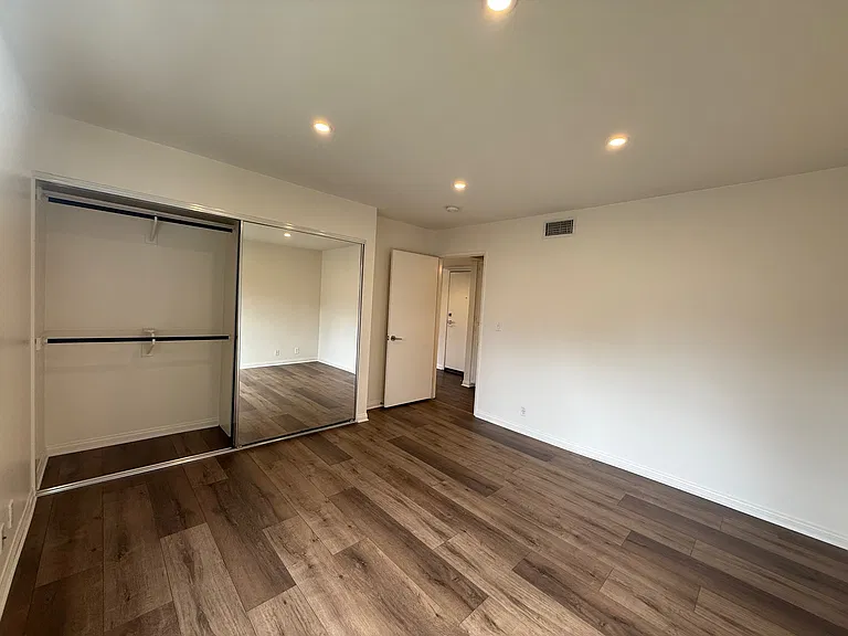 5400 Radford Ave #25 — Photo 10