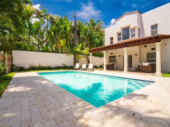 3514 Crystal Ct, Miami, FL 33133