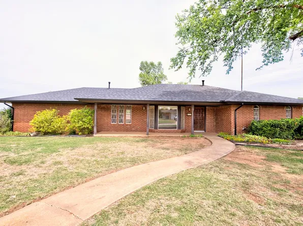 217 Westview St, Waukomis, OK 73773