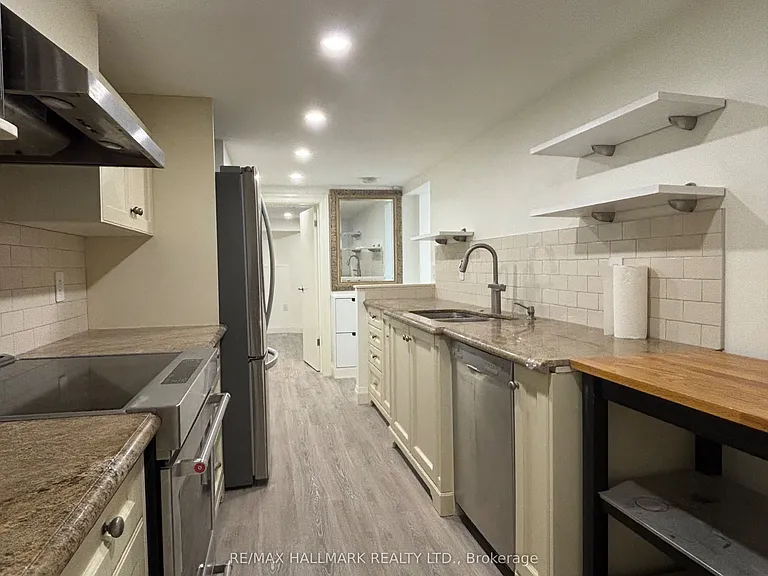 3 Whitewood Rd #LOWER — Photo 7