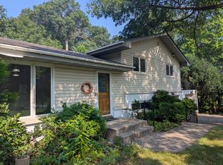 7202 Shannon Dr, Edina, MN 55439