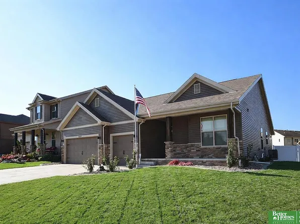 18825 Lillian St, Omaha, NE 68136