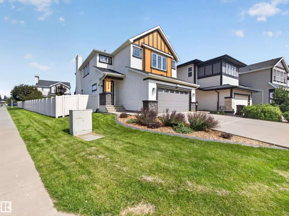 1038 Secord Promenade NW, Edmonton, AB T5T 4N3