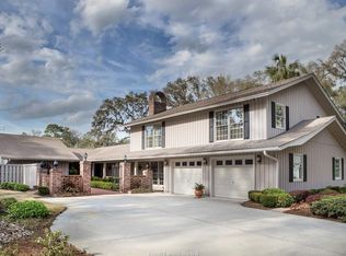22 Woodbine Pl, Hilton Head Island, SC 29928