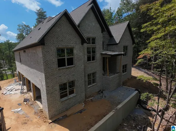 1005 Grey Oaks Valley, Pelham, AL 35124