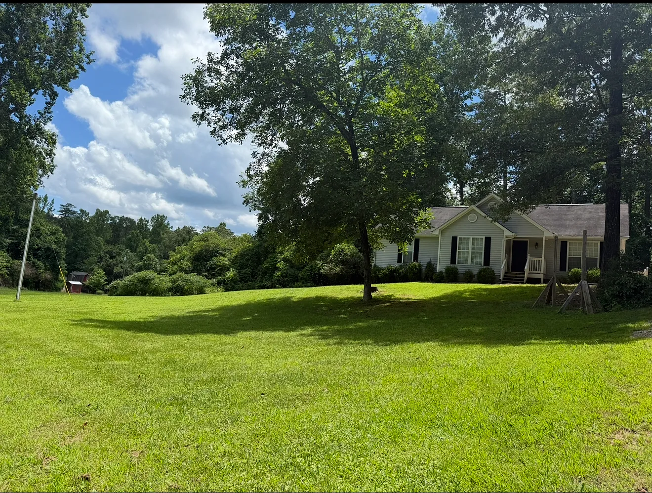 3 bed, 1400 sqft, $1,895 — Photo 2