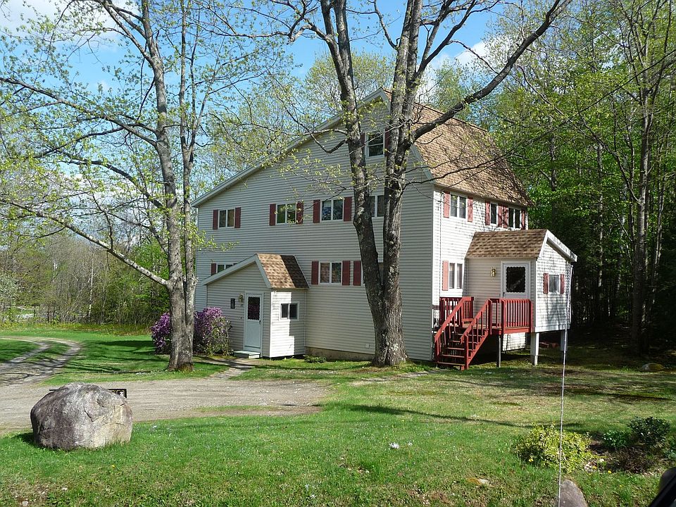 Lovely 4 bedroom home in Winthrop, Maine