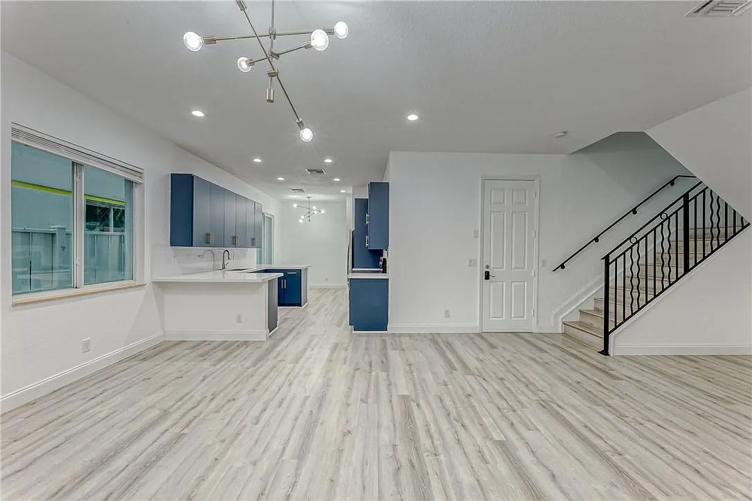 3 bed, 3.0 bath, 1844 sqft, $4,495 — Photo 1