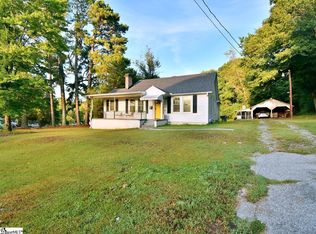 101 Spring St, Laurens, SC 29360