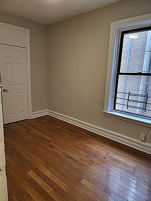 5th image of 512 W 180th St APT 3B