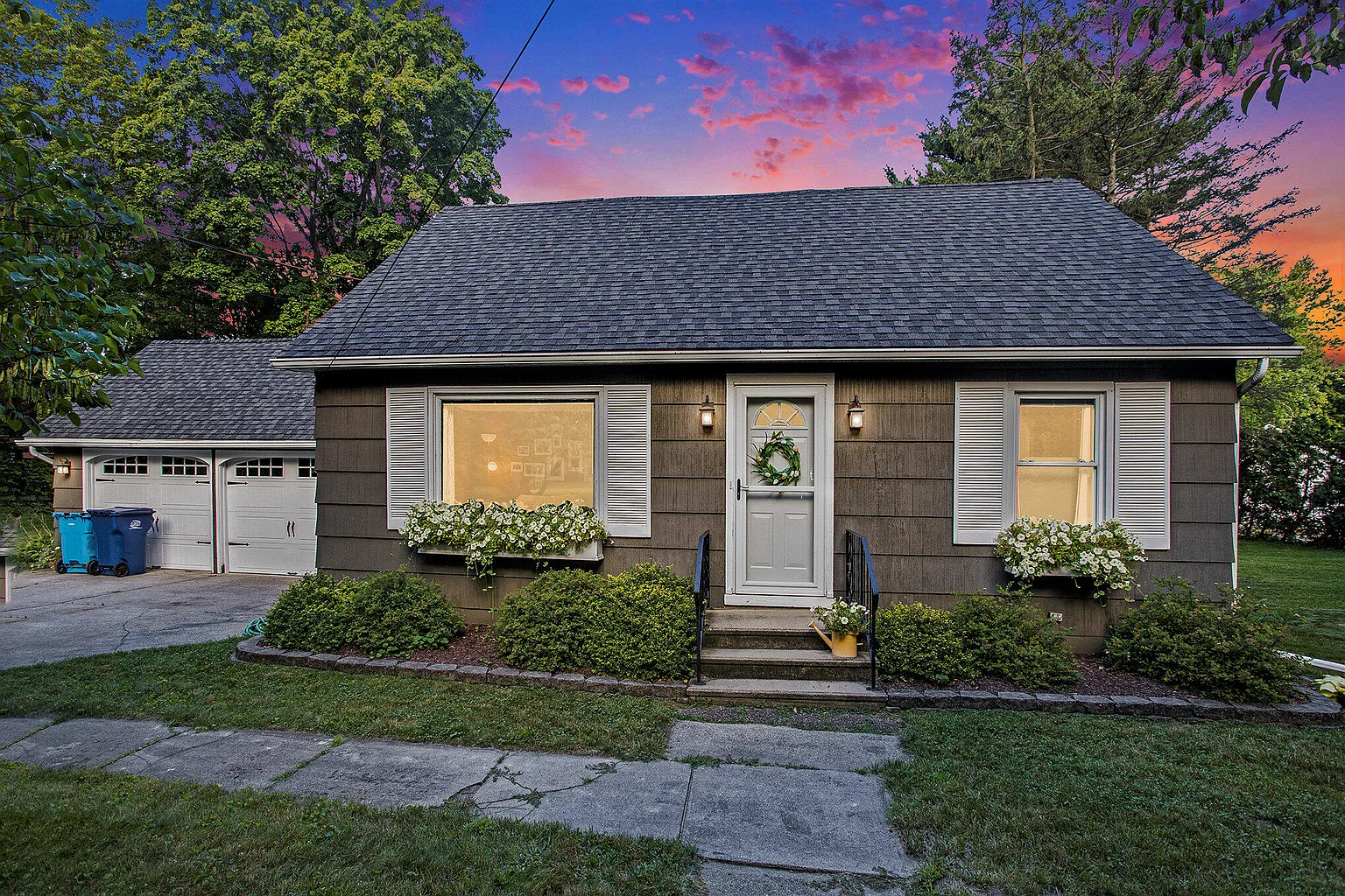 704 Elm St photo 1