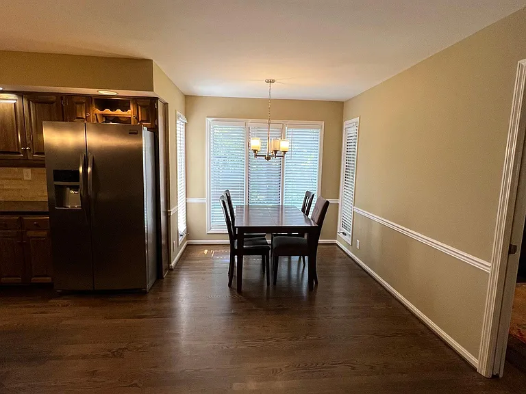 Dining area in kitchen