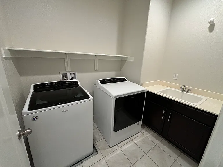 679 W Crocker Ln — Photo 25