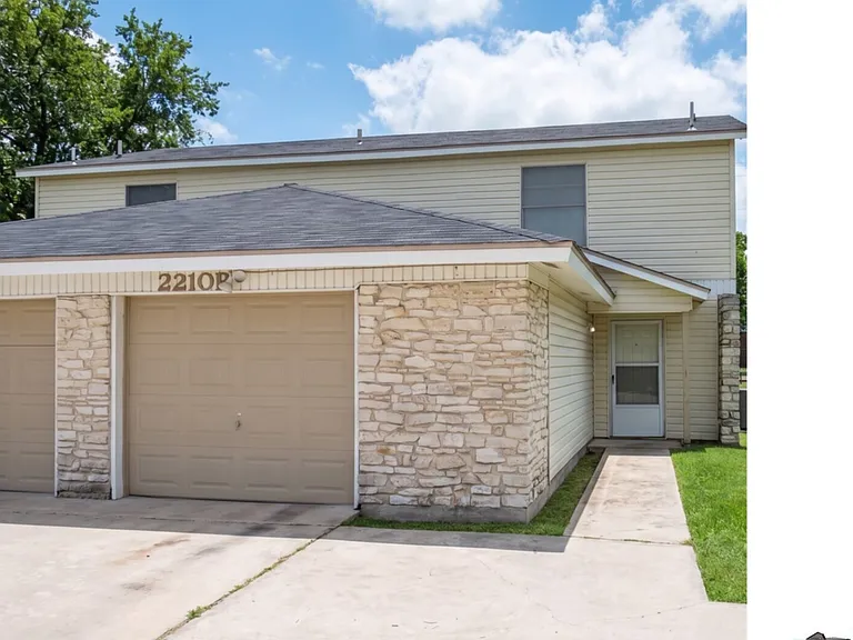 2210 Cascade Dr #B — Photo 3