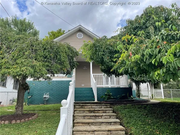 118 Chestnut St, Dunbar, WV 25064