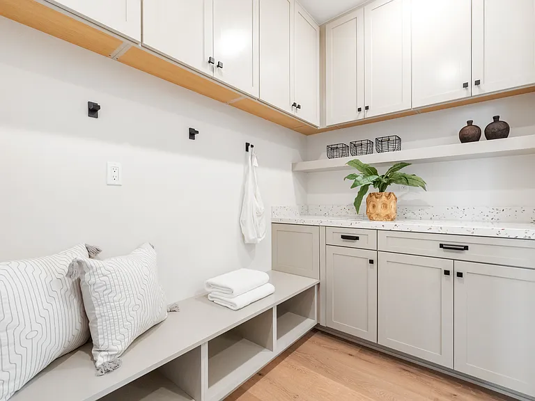 mud room