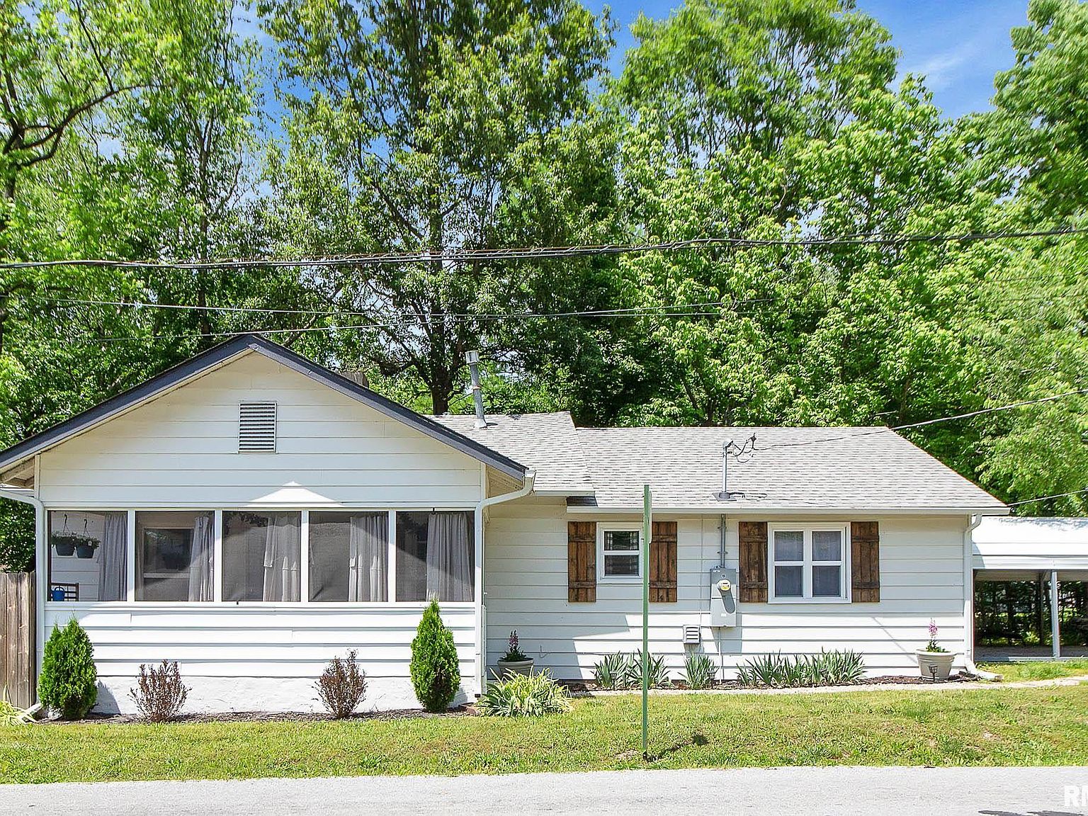 102 E Mohan St, Cambria, IL 62915 | Zillow