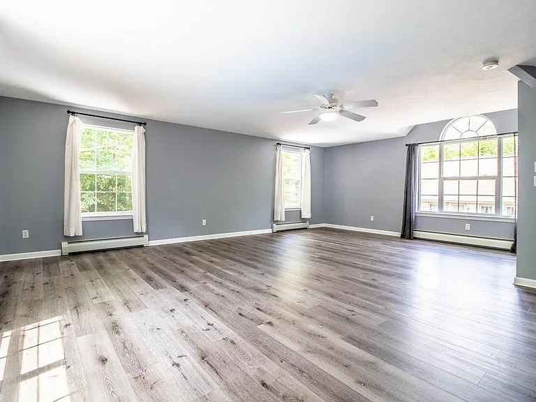 33 Westview Dr — Photo 13