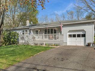 5 Glenside Dr, Budd Lake, NJ 07828