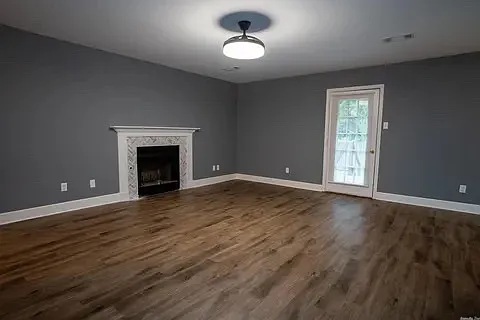 31 Carwin — Photo 2