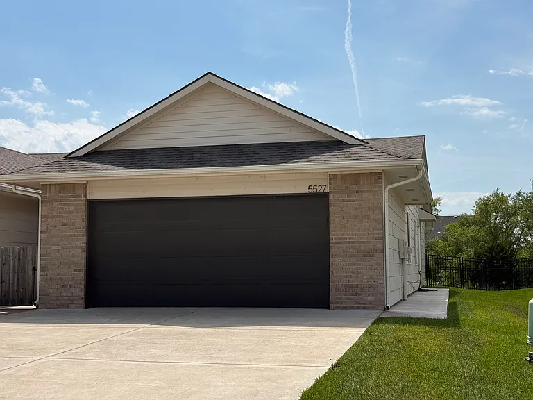 5527 N Sandkey St — Photo 2