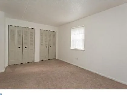 2305 Pond View Dr — Photo 3
