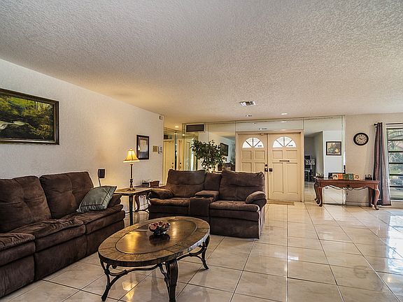 3rd image of 5506 Banyan Ln