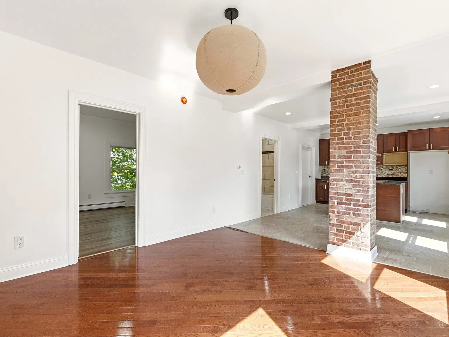 481 Danforth St — Photo 4