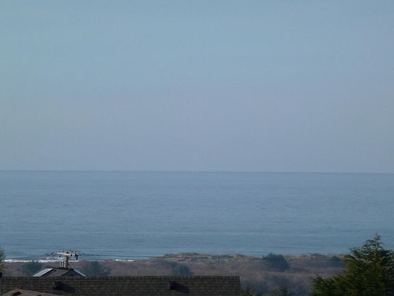 4th image of 865 Vista Dr