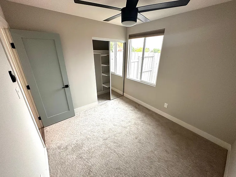 2078 Finch Ln — Photo 16