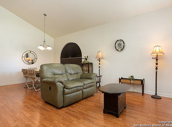 3rd image of 13606 Summer Glen Dr