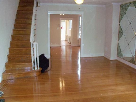 2nd image of 6605 N Gratz St