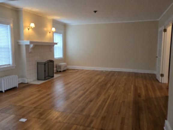 Living/Family room 27' x 16'