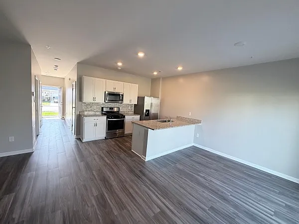 255 Maple Run Dr — Photo 2