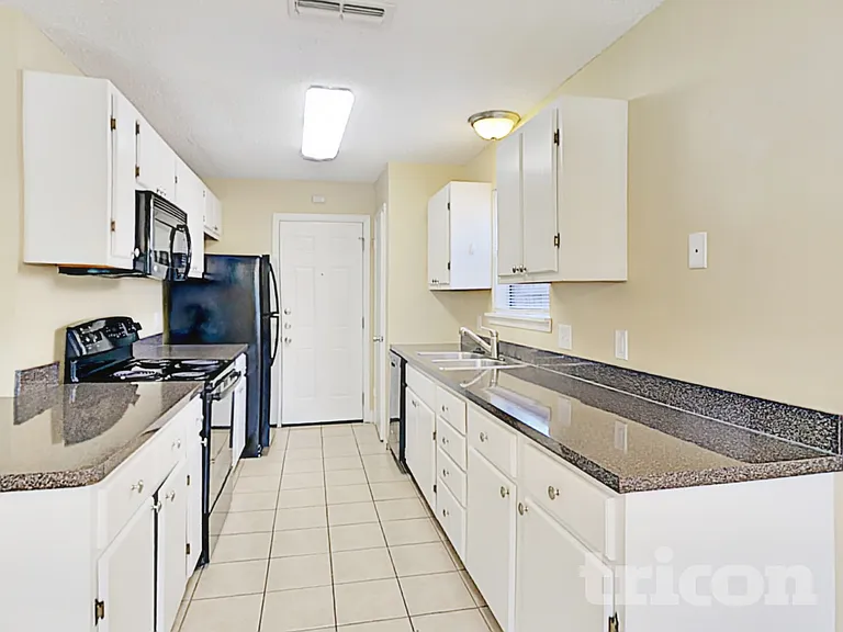 6321 Macarthur Dr — Photo 6