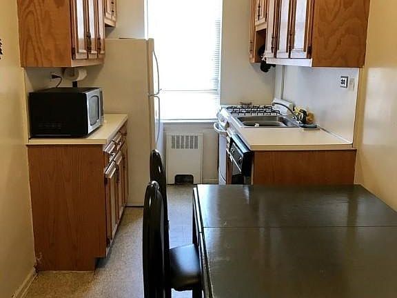 4th image of 3220 Netherland Ave APT 2L