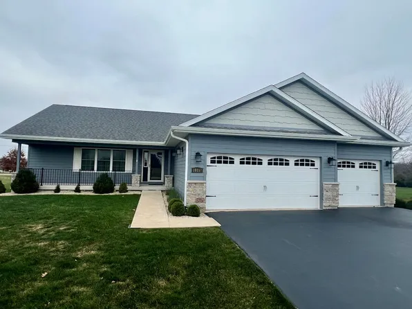 10167 E Shagbark Ln, Rochelle, IL 61068