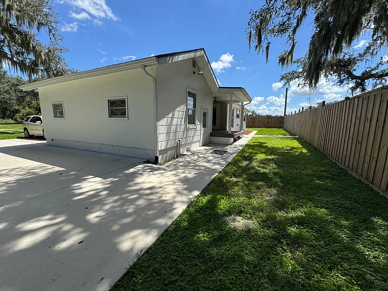 10430 Lithia Pinecrest Rd — Photo 7