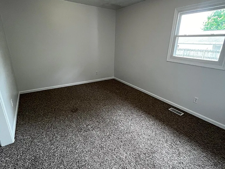 28 Michael Dr #A — Photo 7