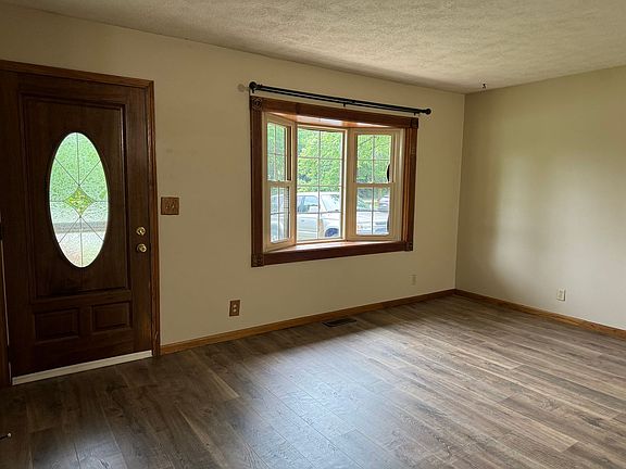 2nd image of 132 W Main St