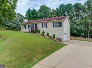 1016 Hillside Dr, Grayson, GA