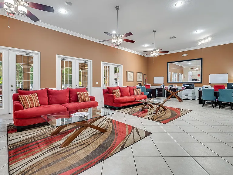 Capital Walk Apartments — Photo 37