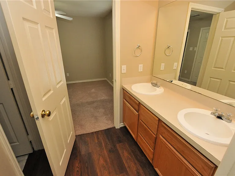 2323 Trace Mdws — Photo 9