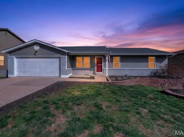 2121 Blossom Ln, Arnold, MO 63010