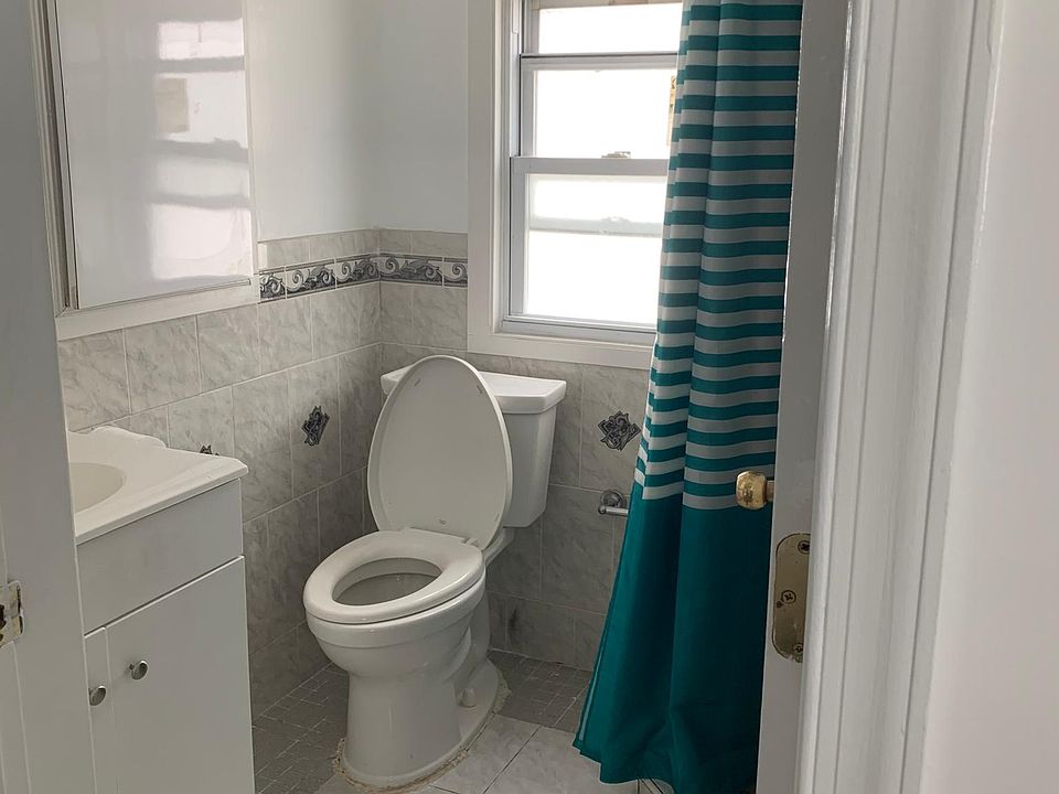 1st image of 11178 42nd Ave #1
