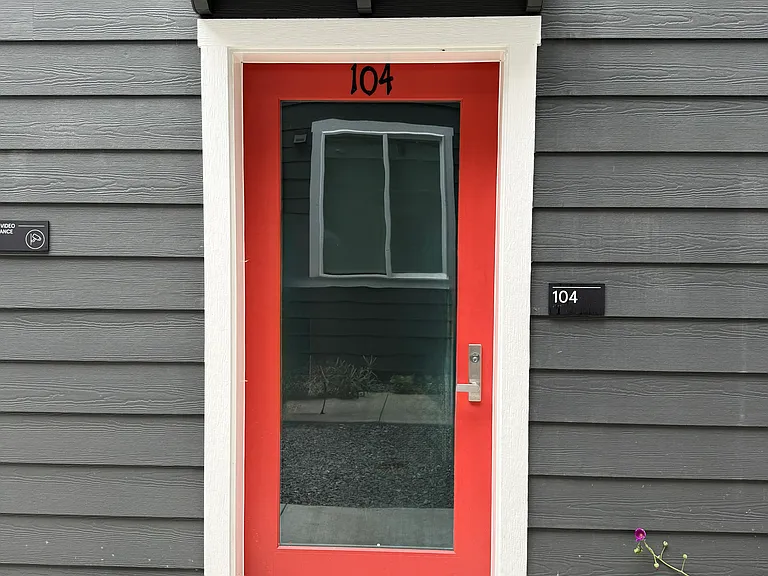 4326 Irving St #204 — Photo 3