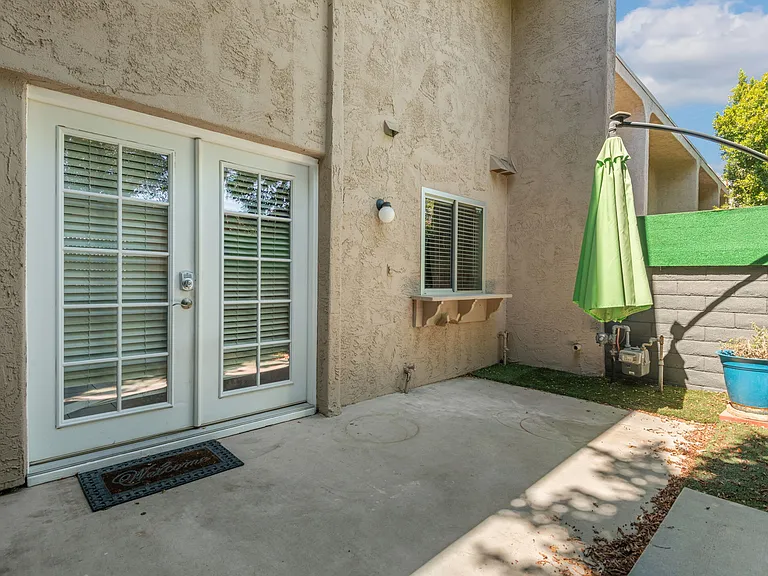 2298 N Indian Canyon Dr #E — Photo 27